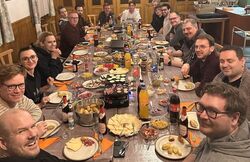 STEP-Hüttenwochenende in St. Blasien: Gemeinsames Raclette