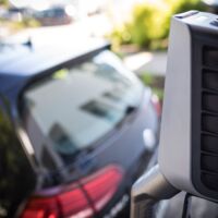 Ladesäule und eGolf bei STEP - unsere Fahrzeugflotte wird elektrisch!