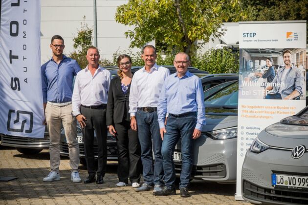 Fahrzeugübergabe STEP durch Autohaus Stoll: v.l. Verkaufsleiter Patrick Matt, Verkaufsberater Marcus Winzer, Andrea Wonnay, Leitung After Sales, Andreas Hurt, Teamleiter Key Account, Geschäftsführer Jonathan Gorenflo