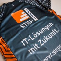 Die neuen STEP-Trikots für den Waldhaus Bike Marathon 2024
