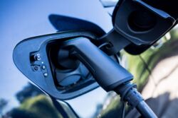 Ladestecker am Fahrzeug: eGolf bei STEP - unsere Fahrzeugflotte wird elektrisch!