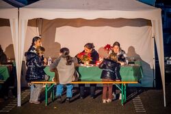 STEP Weihnachtstreff 2025 - Kundenanlass mit Weihnachtsbaumverkauf für das Projekt schoolkidz in Lörrach