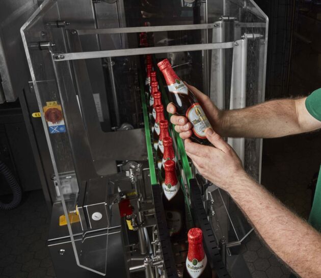 Bier in der Abfüllanlage: «Perfektion ist dann erreicht, wenn man nichts mehr wegnehmen kann»