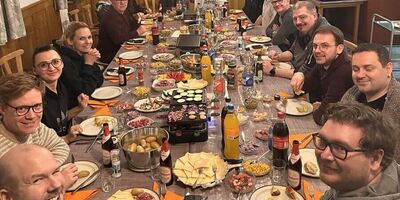 STEP-Hüttenwochenende in St. Blasien: Gemeinsames Raclette