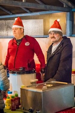 STEP Weihnachtstreff 2025 - Kundenanlass mit Weihnachtsbaumverkauf für das Projekt schoolkidz in Lörrach