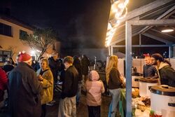 STEP Weihnachtstreff 2025 - Kundenanlass mit Weihnachtsbaumverkauf für das Projekt schoolkidz in Lörrach