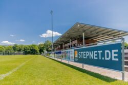 Banden-Werbung von STEP auf der Anlage des FV Lörrach-Brombach im Grüttpark Lörrach