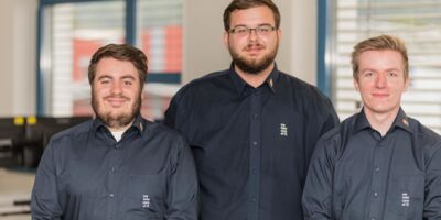 Erfolgreiche Auszubildende und neue Mitarbeiter: Niklas de Boni, Elvis Bejtovic und Max Stöcklin (v.l.n.r.)