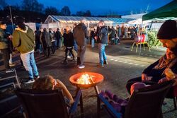 STEP Weihnachtstreff 2025 - Kundenanlass mit Weihnachtsbaumverkauf für das Projekt schoolkidz in Lörrach