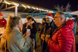STEP Weihnachtstreff 2025 - Kundenanlass mit Weihnachtsbaumverkauf für das Projekt schoolkidz in Lörrach