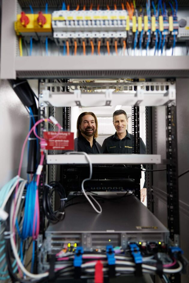 Dieter Schmid, Brauerei-Chef (links), und Clemens Siedler, Leiter Engineering & IT (rechts)