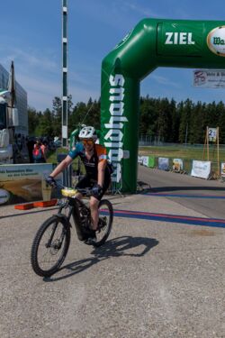 eMTB im Ziel beim Waldhaus Bike-Marathon 2023